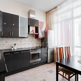 2 комнатная квартира<br>САЗОНОВА, 33