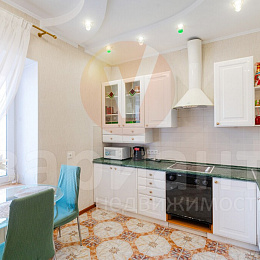 3 комнатная квартира<br>ГУСАРОВА, 13