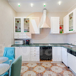 3 комнатная квартира<br>ГУСАРОВА, 13